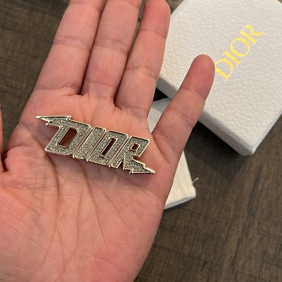 100% AUTHENTIC DIOR EMBELLISHED CHARM . Comes with the box and dust pock… - Picture 7 of 17